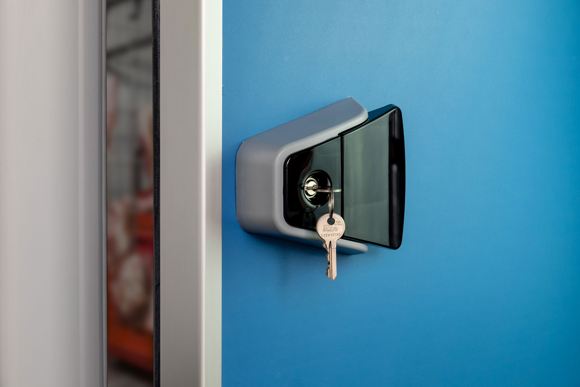 Cold room door locks - Coni Press